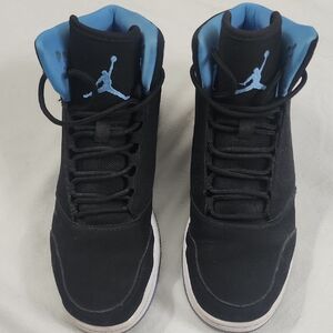 Jordan Men's Black and Light Blue Sneakers